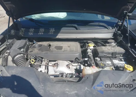 2019 Jeep Cherokee Limited 4X4 from USA, damaged, VIN 1C4PJMDN5KD169421